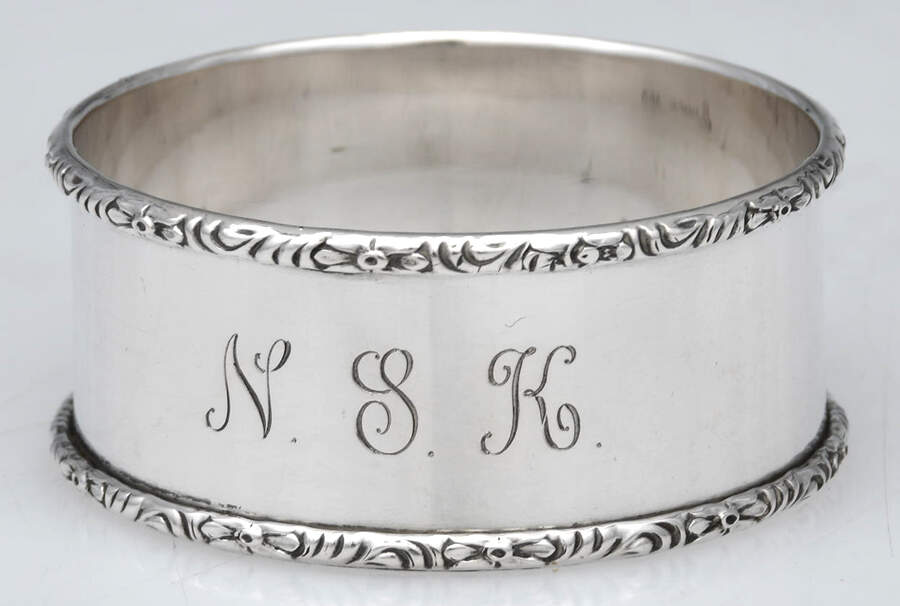 William & Mary (Sterling, Hollowware)  Round Napkin Ring by Lunt Silver-1