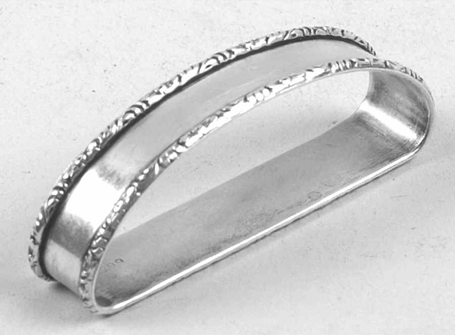 William & Mary (Sterling, Hollowware)  Oblong Napkin Ring by Lunt Silver-1