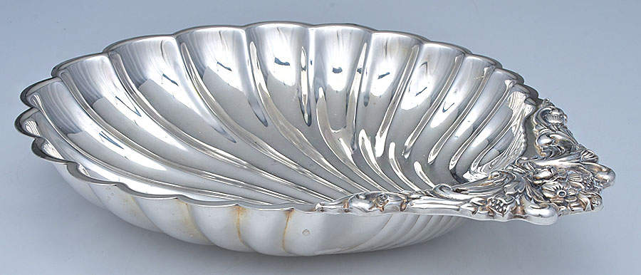 Eloquence (Silverplate, Hollowware) Silverplate Shell Shape Bowl by Lunt Silver-1