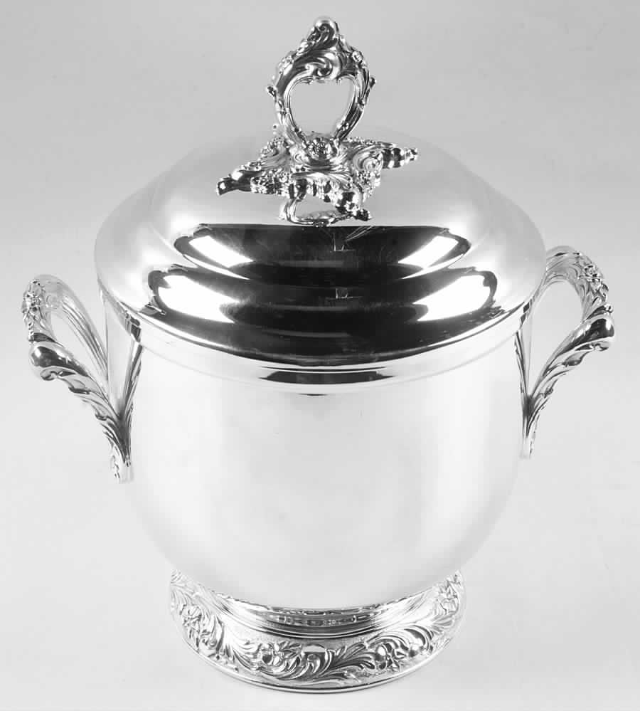 Eloquence (Silverplate, Hollowware) Ice Bucket & Lid by Lunt Silver-1