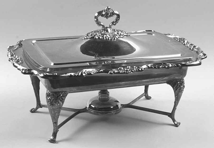 Eloquence (Silverplate, Hollowware) Bake and Serve Buffet Dish with Liner by Lunt Silver-1