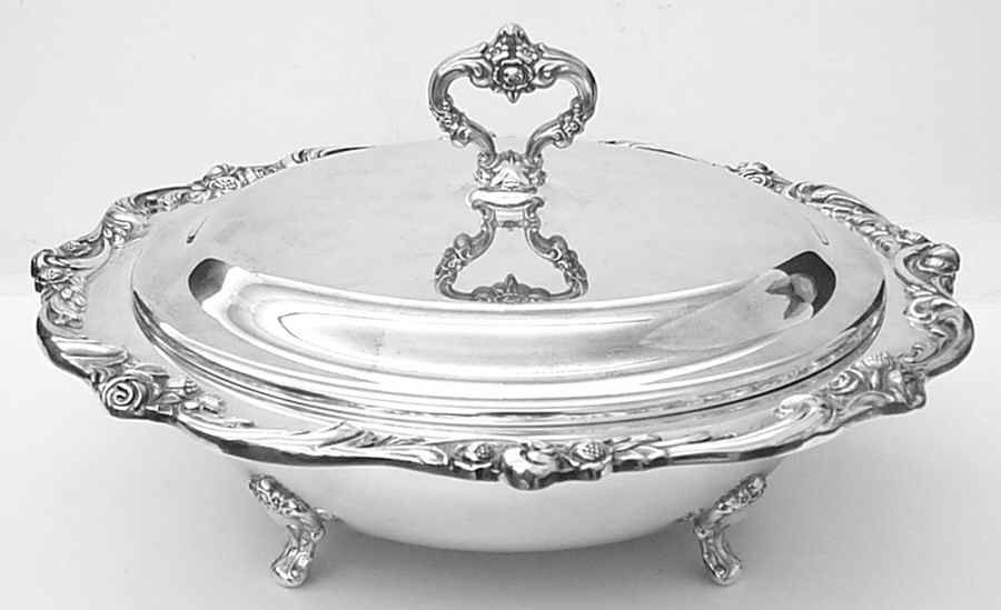 Eloquence (Silverplate, Hollowware) Plated Round Covered Casserole with Glass by Lunt Silver-1