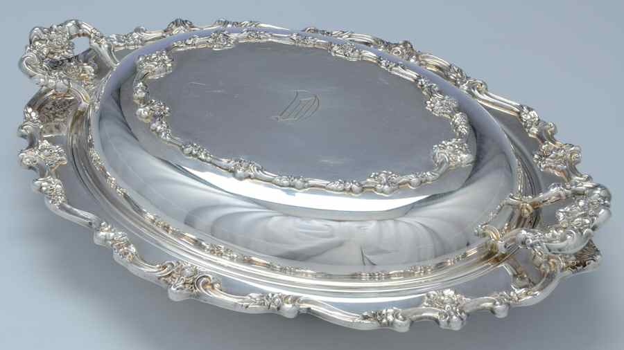 Eloquence (Silverplate, Hollowware) Double Oval Vegetable & Lid by Lunt Silver-1