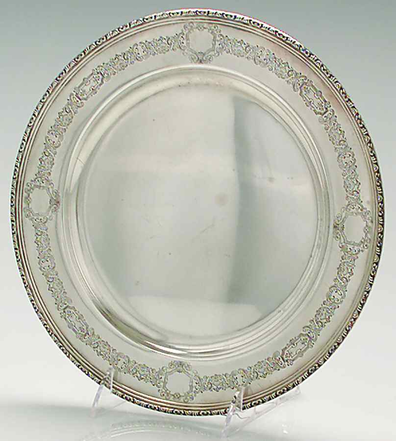 Mary II (Sterling, Hollowware) Dinner/Service Plate by Lunt Silver-1