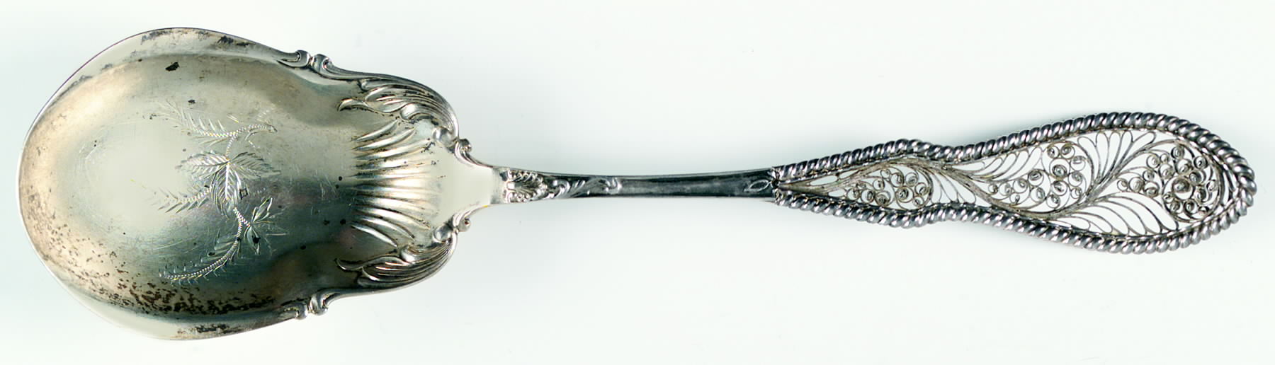 LUS21 (STERLING) Bright Cut Preserve Spoon by Lunt Silver-1