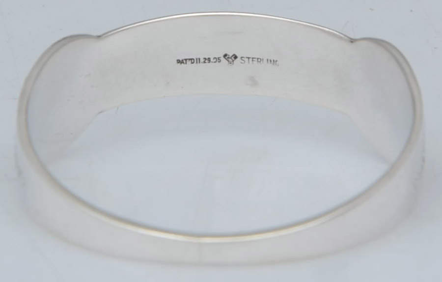 Mount Vernon (Sterling, Hollowware) Napkin Ring by Lunt Silver-2