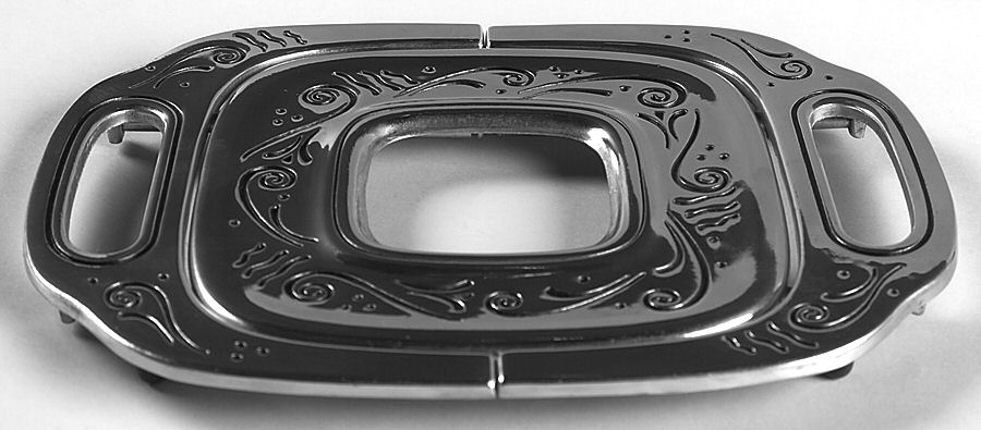 Spyro (Hollowware) Expandable Trivet by Lenox-1