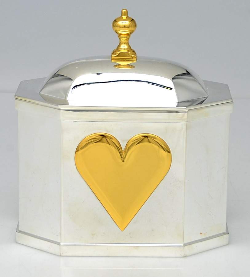 Williamsburg Collection (Silverplate, Hollowware) 5" Heart Box & Lid by Lenox-1