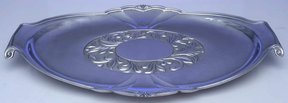 Butler's Pantry (Hollowware) 23" Oval Tray by Lenox-1