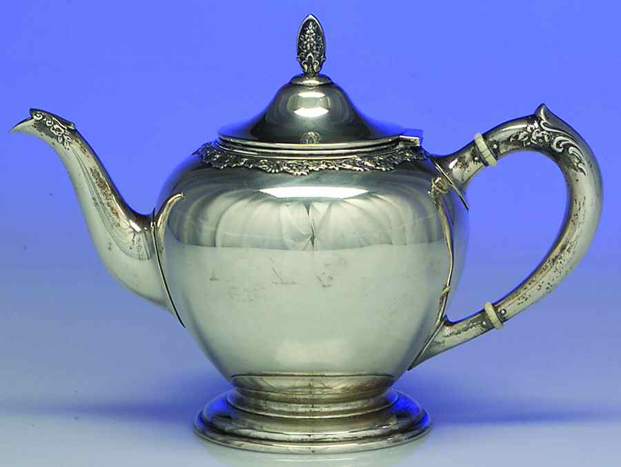 2100 (Sterling, Hollowware) Teapot by Lunt Silver-1