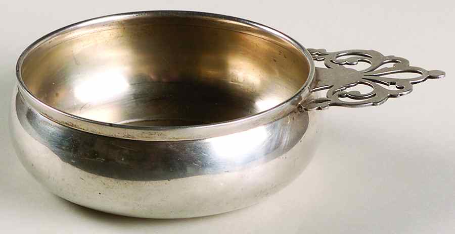 581 (Sterling, Hollowware) 4" Porringer by Lunt Silver-1