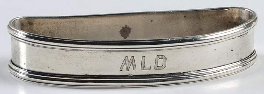 S32 (Sterling, Hollowware) Napkin Ring by Lunt Silver-1