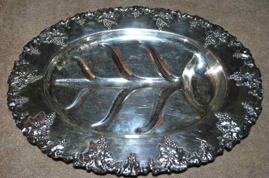 507E (Silverplate, Hollowware) Medium Plated Footed Meat Platter with Well by Lawrence B Smith -1