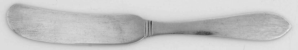 L3E1 (Sterling) Flat Handle Butter Spreader by Lenau-1