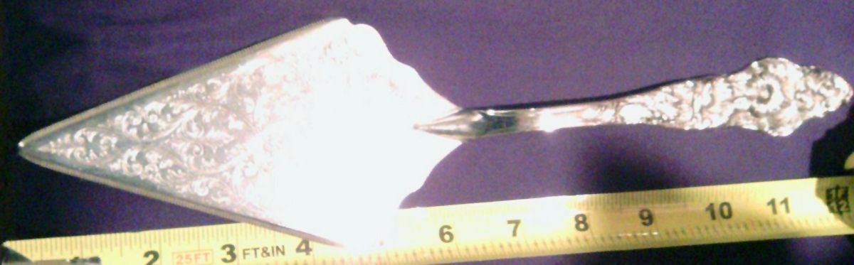 LEO21 (Silverplate) Solid Pie Server by Leonard Silver Mfg Co-1