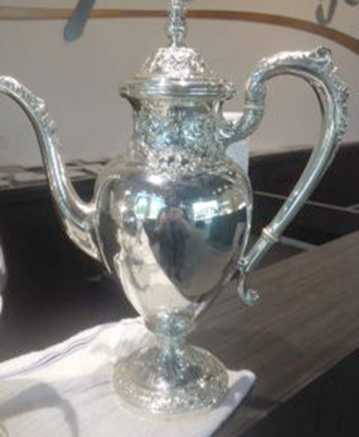 1800 (Sterling, Hollowware) Coffee Pot by Lunt Silver-1
