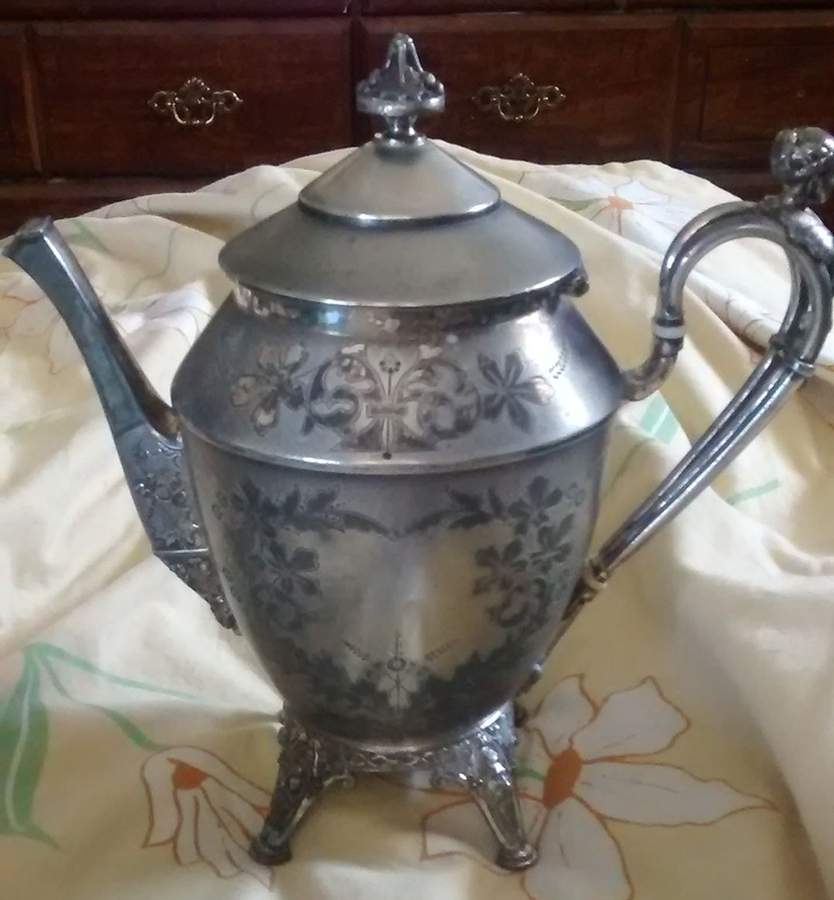 Silverplate Hollowware Teapot by Meriden Britannia -1