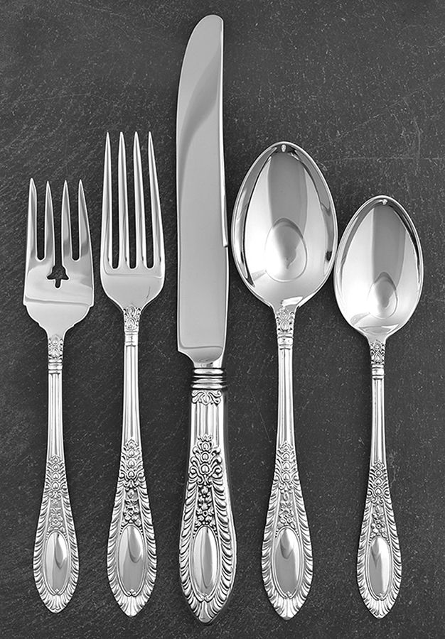 Gadroonette (Sterling, 1938, No Monograms) 5 Piece Place Size Setting by Manchester-1