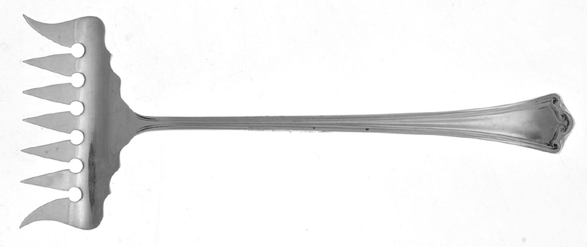 Roanoke (Sterling, 1918) Large Solid Tined Sardine Serving Fork by Manchester-1