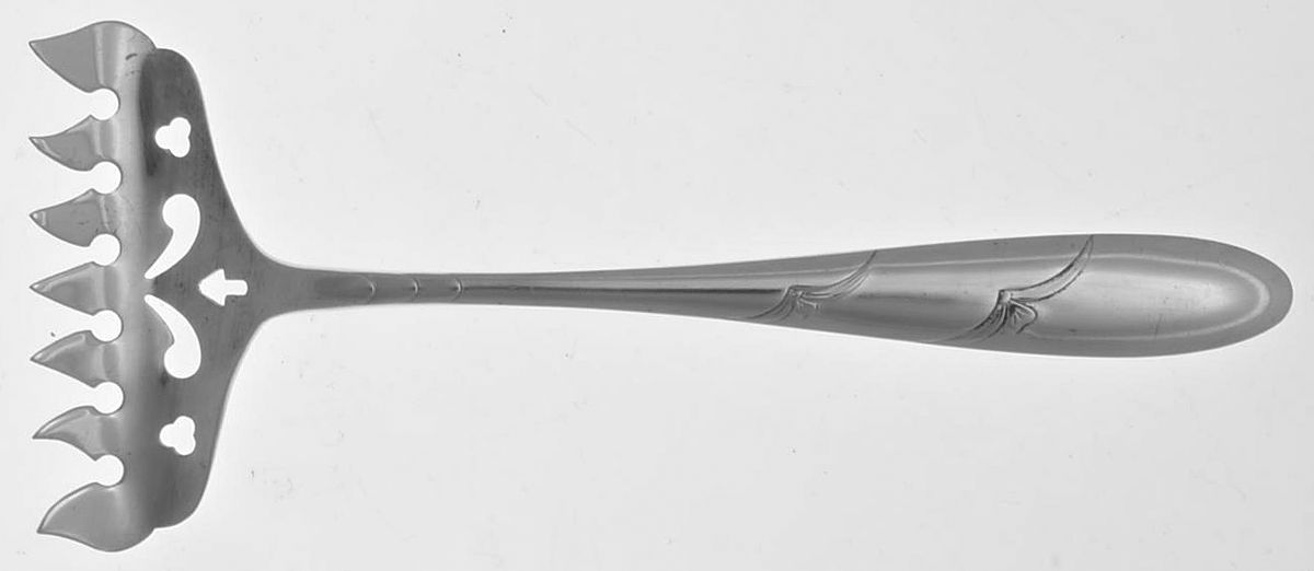 Vogue (Sterling, 1932) Large Solid Tined Sardine Serving Fork by Manchester-1