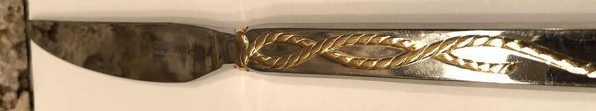 Cara-Gold Modern Solid Knife by Mikasa-1
