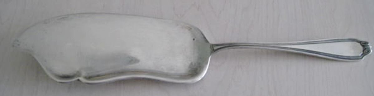 Chelsea (Sterling, 1918) Large Solid Fish Serving Knife by Mount Vernon-1