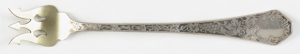 Grape (Sterling, 1905) Oyster Fork by Merrimac Valley-1