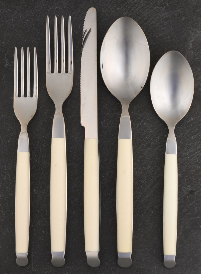 Tempo 5 Piece Place Setting by Mikasa-1
