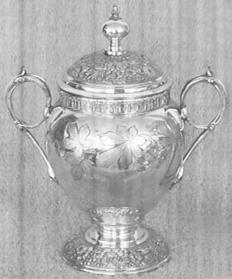 1911(Silverplate, Hollowware) Sugar Bowl & Lid by Meriden Britannia -1