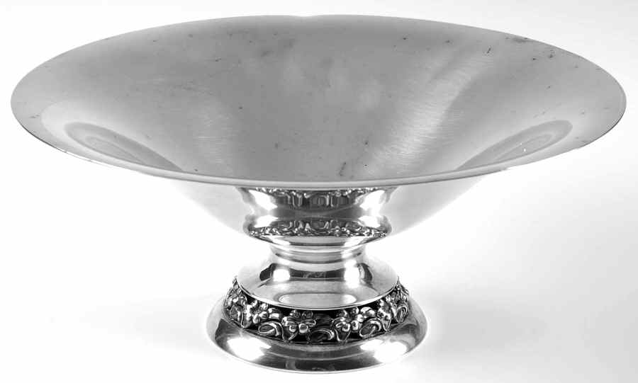 1116 (Sterling, Hollowware) 10" Round Footed Centerpiece by Mueck-Cary-1