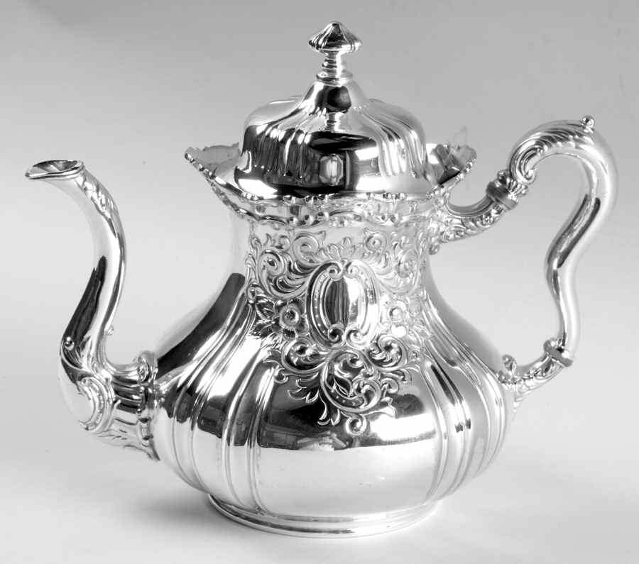 2009 (Silverplate, Hollowware) Teapot by Meriden Britannia -1