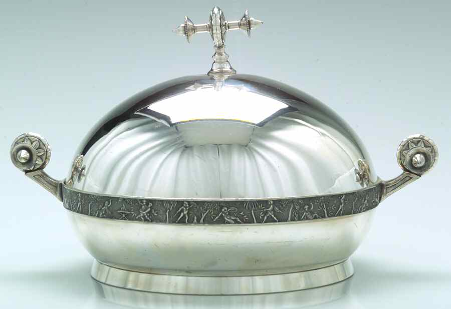 69 (Silverplate, Hollowware) Silverplate Round Covered Casserole by Meriden Britannia -1