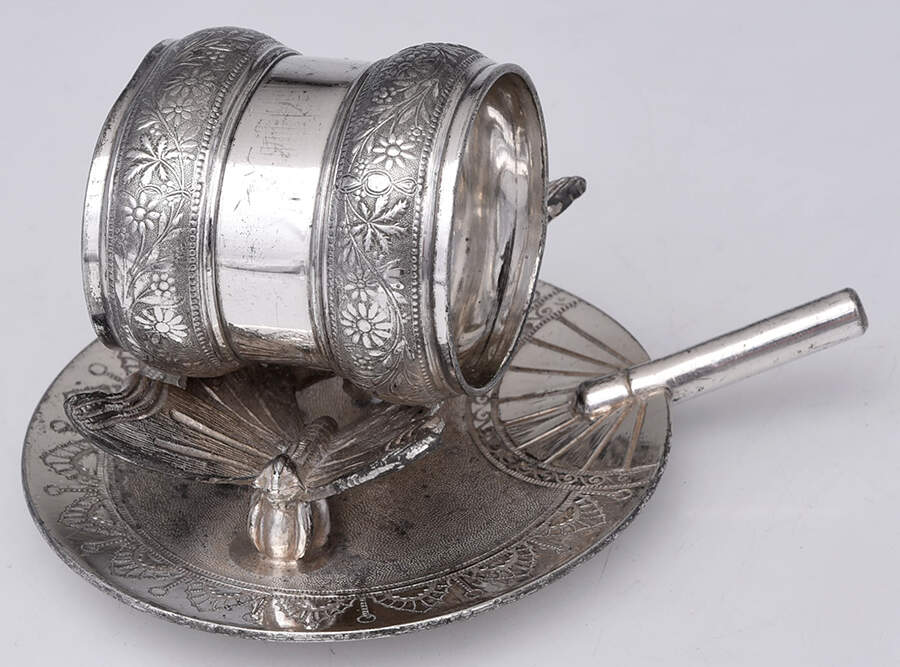 Figural Napkin Rings (Silverplate) Figural Napkin Ring by Meriden Britannia -1
