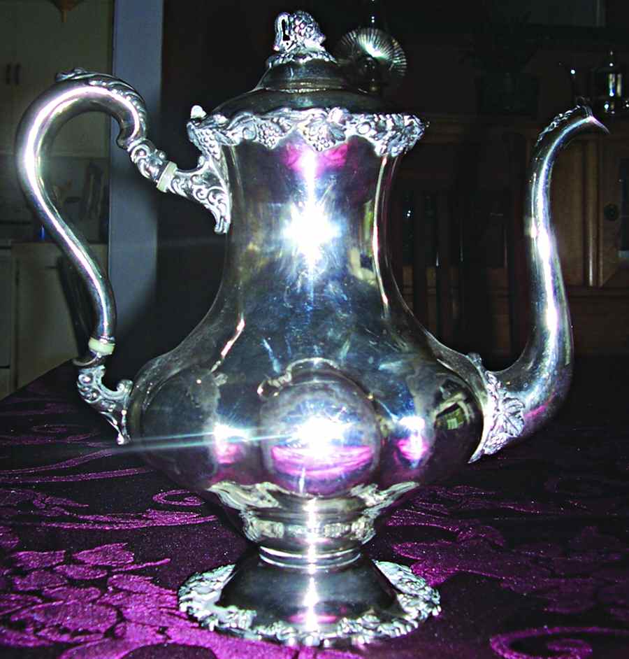 2062 (Silverplate, Hollowware) Silverplate Coffee Pot by Meriden Britannia -1