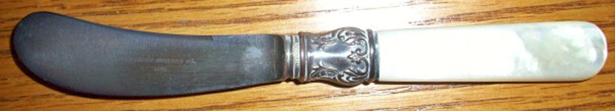 Pearl Handle 6 (Sterling) Pearl Handle Butter Spread/Paddle by Meriden Cutlery Co-1
