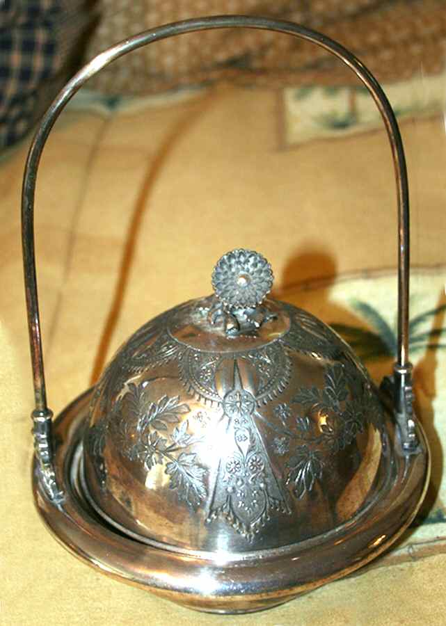 4932 (Silverplate, Hollowware) Plated Covered Round Butter by Meriden Britannia -1