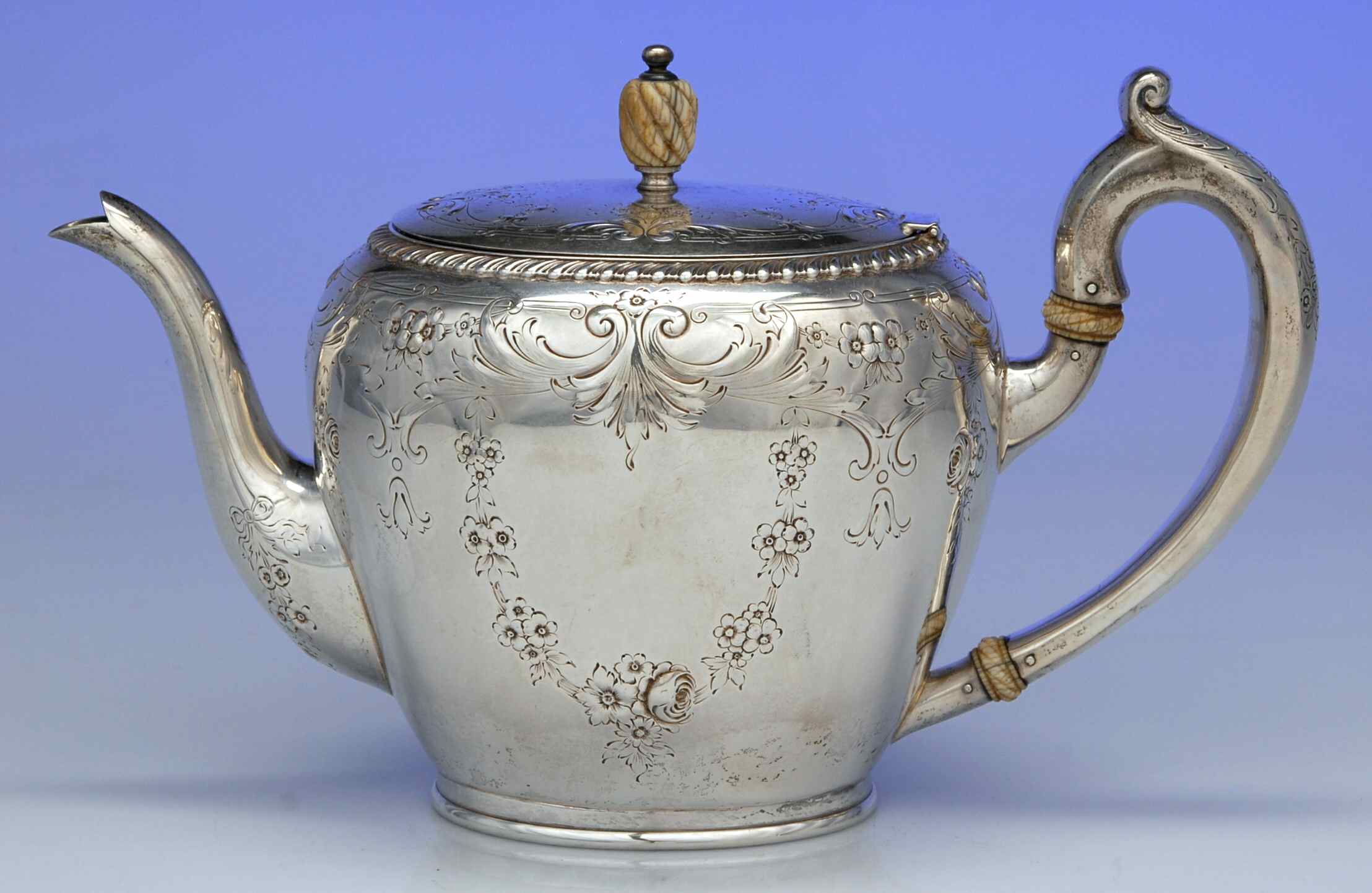 J22 (Sterling, Hollowware) Teapot by Mount Vernon-1