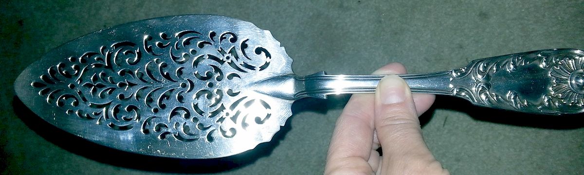 M4C2 (Sterling) Pierced Solid Cake Server by Mary Chawner-1