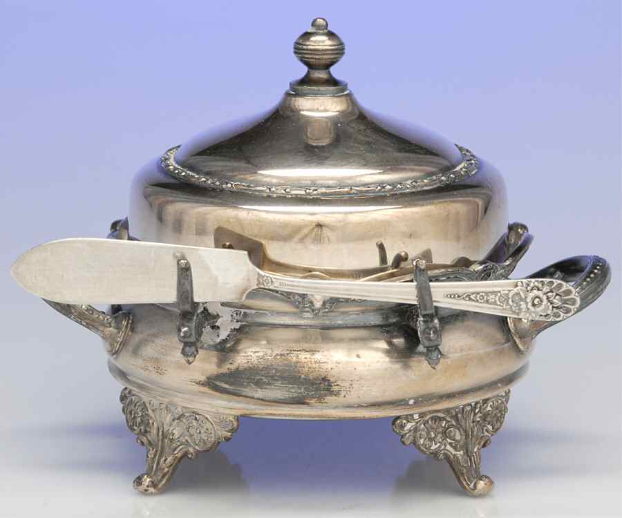 5079 (Silverplate, Hollowware) Plated Covered Round Butter by Meriden Britannia -1