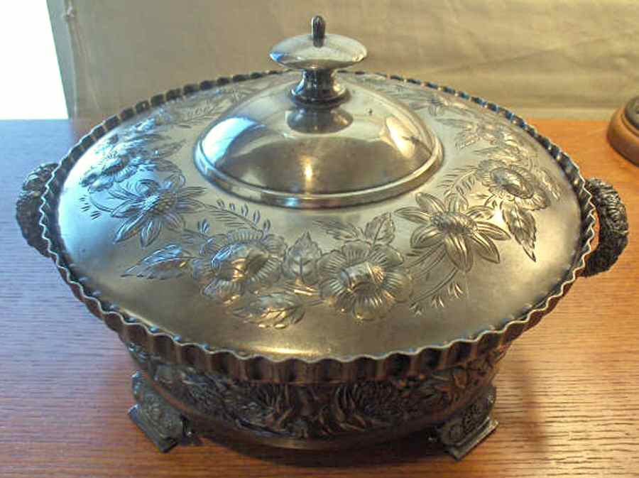 140 (Silverplate, Hollowware) Plated Round Covered Casserole with Glass by Meriden Britannia -1
