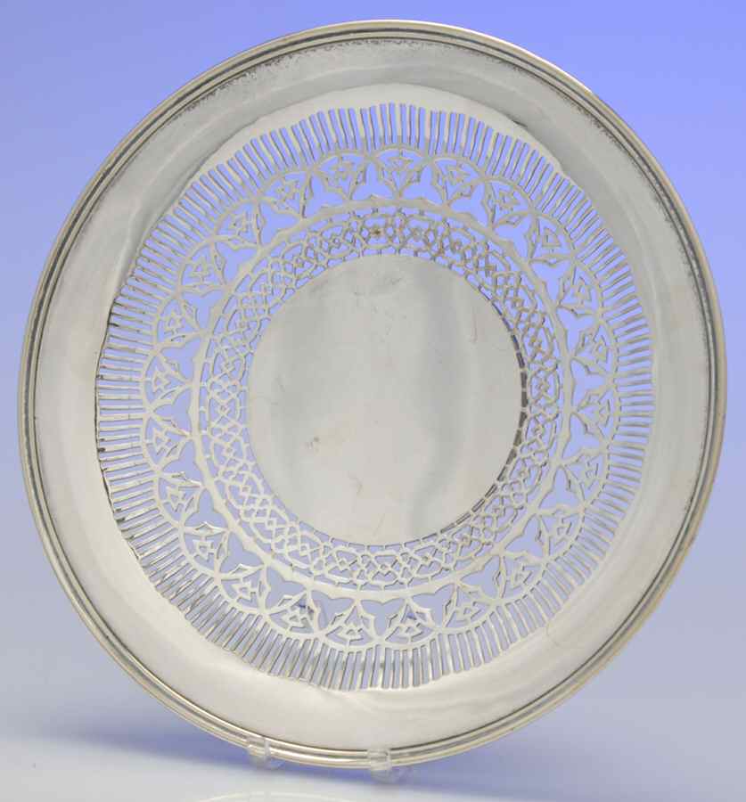 942 (Silverplate, Hollowware) Pierced Footed Cake Plate by Middletown Silver Co-1