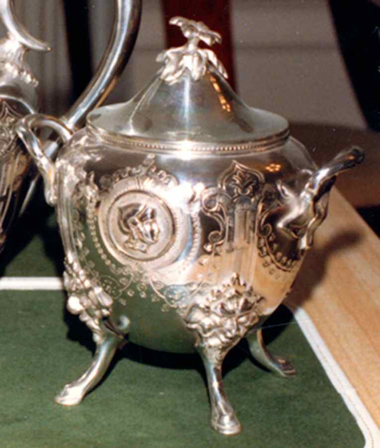 1866-1(Silverplate, Hollowware) Sugar Bowl & Lid by Meriden Britannia -1