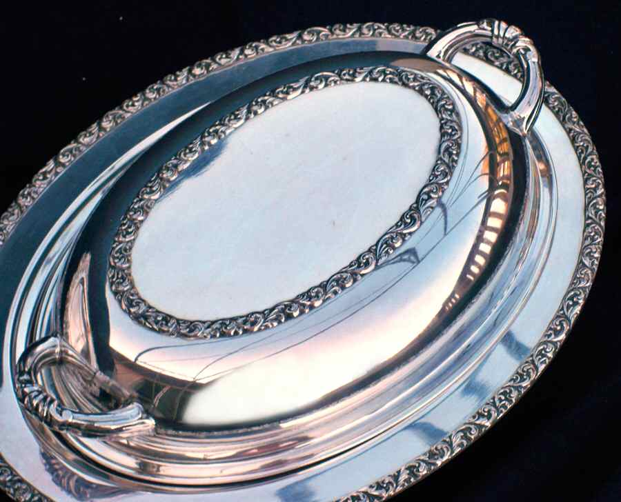 8111 (Silverplate, Hollowware) Double Vegetable Bowl by Middletown Silver Co-1