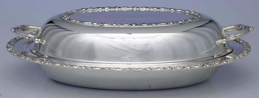 8111 (Silverplate, Hollowware) Double Vegetable Bowl by Middletown Silver Co-1