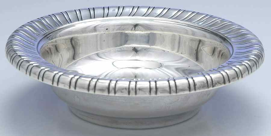 983 (Sterling, Hollowware) 10" Round Vegetable Bowl by Manchester-1