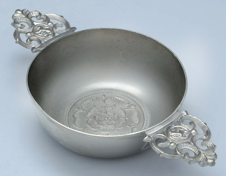 Pewter Hollowware Double Handled Porringer by Metawa-1