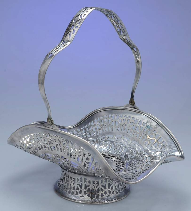 12634 (Silverplate, Hollowware) 9" Pierced Handled Basket by Middletown Silver Co-1