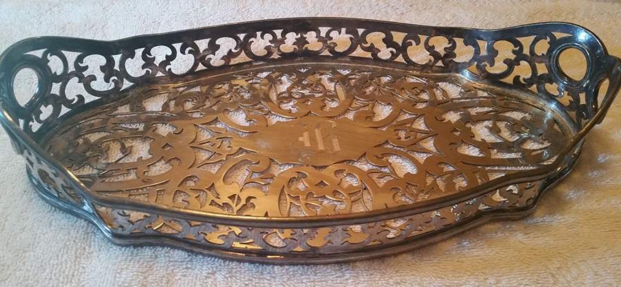 3812 (Silverplate, Hollowware) Oval Pierced Tray by Meriden Silver Plate-1
