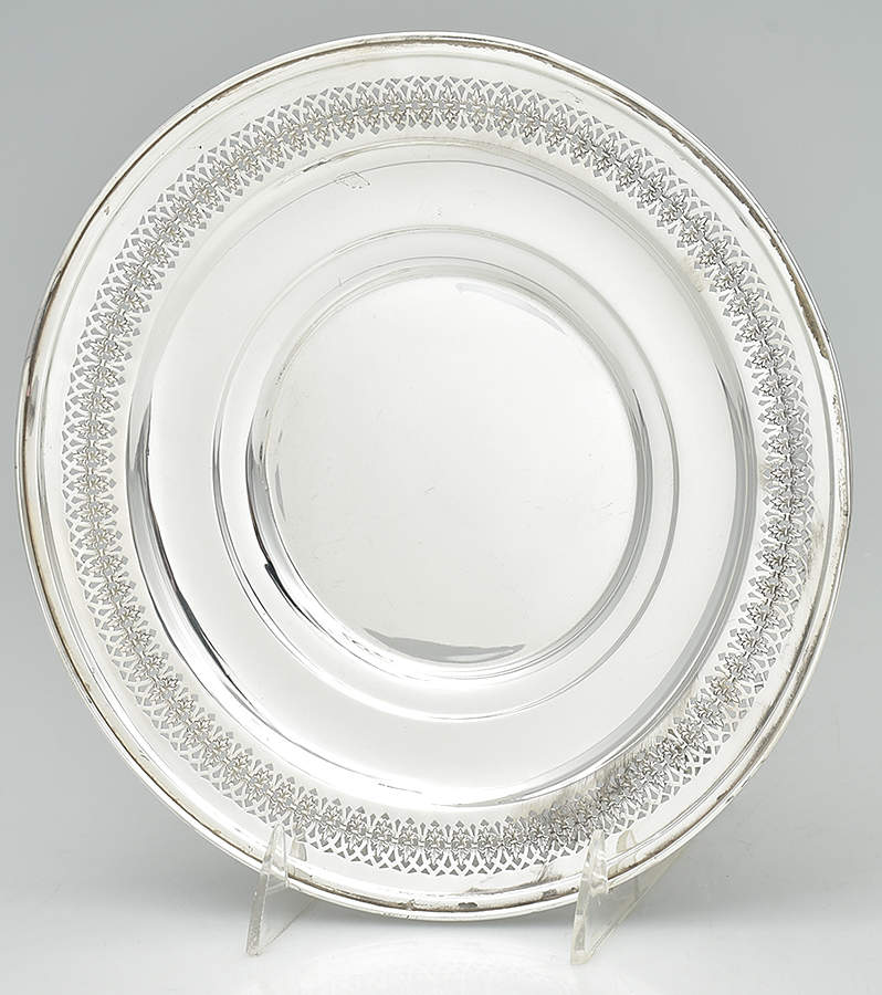 513 (Sterling, Hollowware) 9" Sandwich Plate by Manchester-1