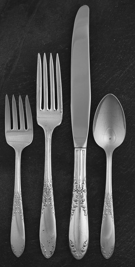 King Edward (Silverplate 1936, 1951) 4 Piece Place Setting by National Silver Co-1